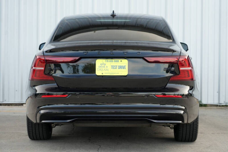 2024 Volvo S60 B5 Plus Black Edition
