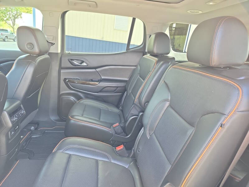 2023 GMC Acadia AT4