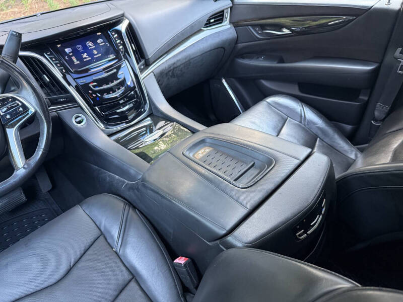 2017 Cadillac Escalade ESV Platinum