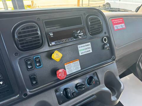 2019 Freightliner M2 106