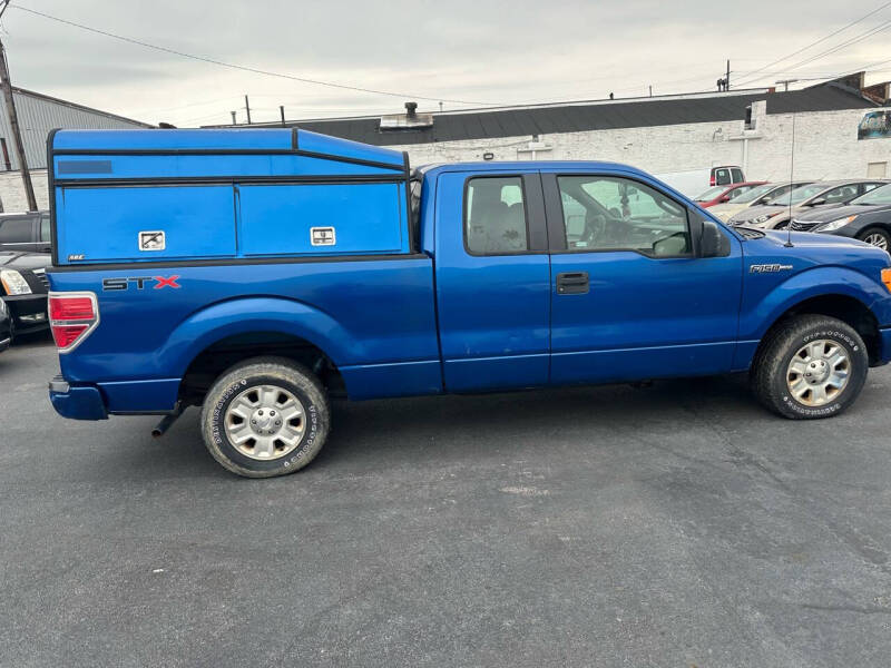 2009 Ford F-150 STX photo 25