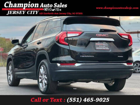 2023 GMC Terrain SLT