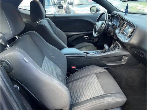 2019 Dodge Challenger SXT