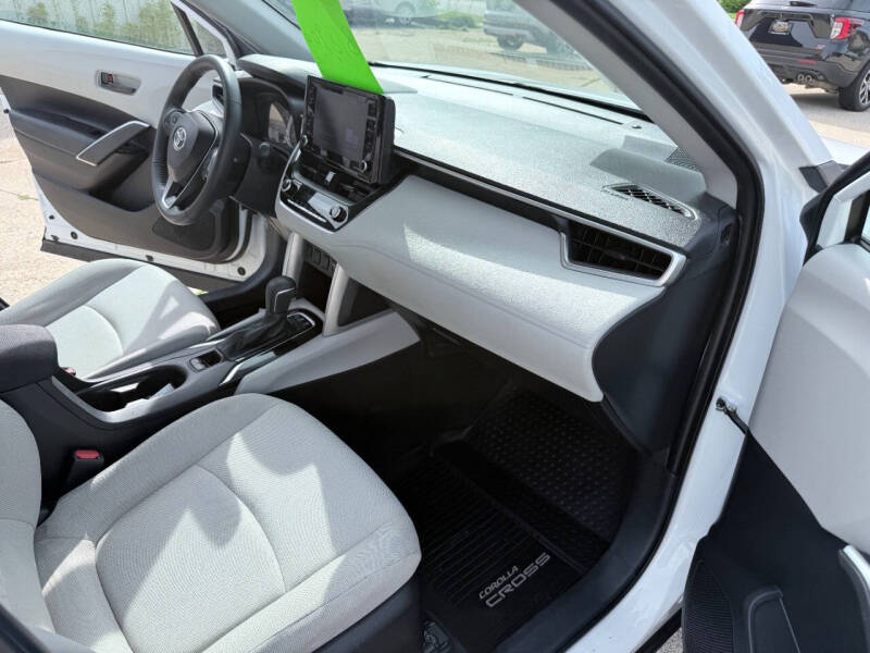 2022 Toyota Corolla Cross LE