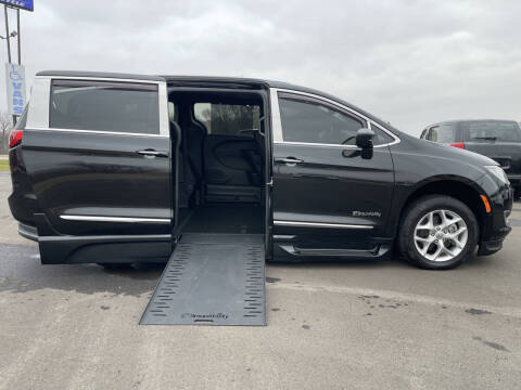 2019 Chrysler Pacifica Touring L Plus 35th Anniversary