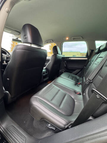 2012 Volkswagen Touareg VR6 Sport