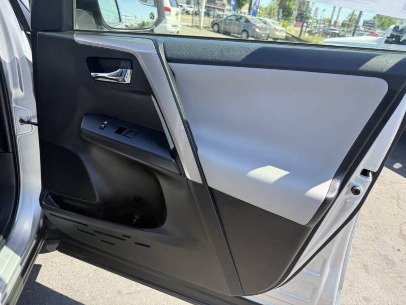 2016 Toyota RAV4 Hybrid XLE
