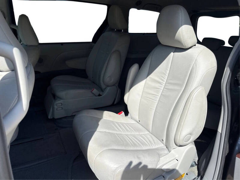 2011 Toyota Sienna