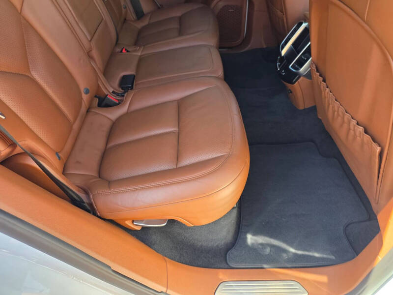 2016 Porsche Cayenne S E-Hybrid