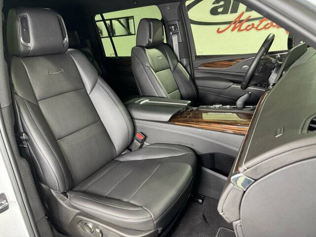 2024 Cadillac Escalade ESV Luxury