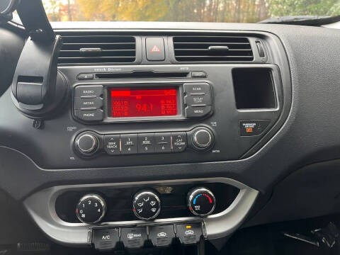 2013 Kia Rio 5-Door LX