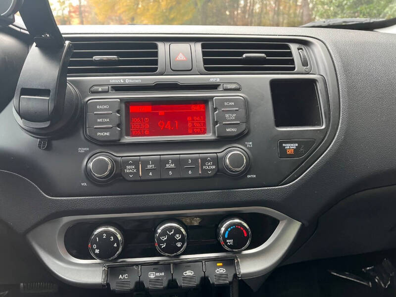 2013 Kia Rio 5-Door LX