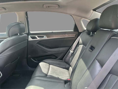2017 Genesis G80