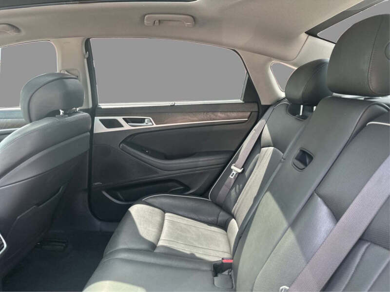 2017 Genesis G80