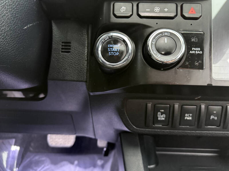 2017 Toyota Tacoma TRD Sport