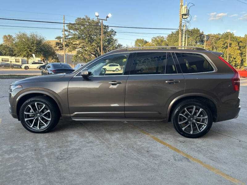 2017 Volvo XC90 T6 Momentum