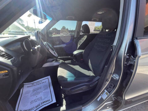 2012 Kia Soul +