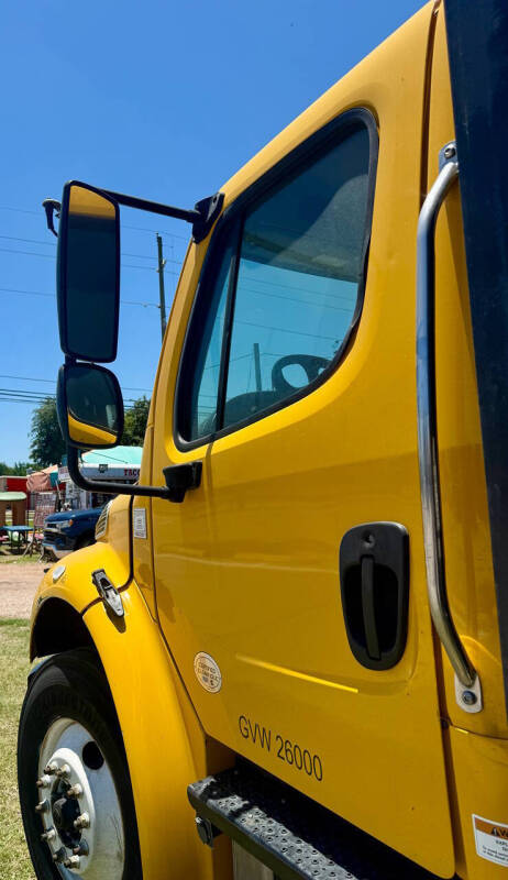 2020 Freightliner M2 106