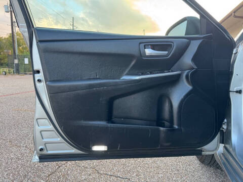 2016 Toyota Camry LE