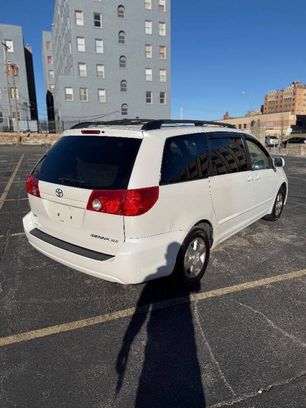 2008 Toyota Sienna XLE