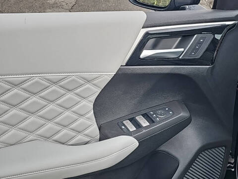 2025 Mitsubishi Outlander PHEV SEL