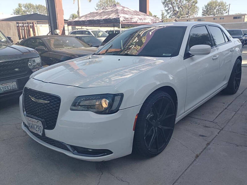 2018 Chrysler 300 S