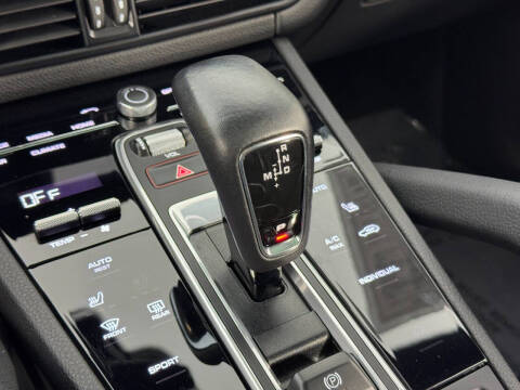 2023 Porsche Cayenne Platinum Edition