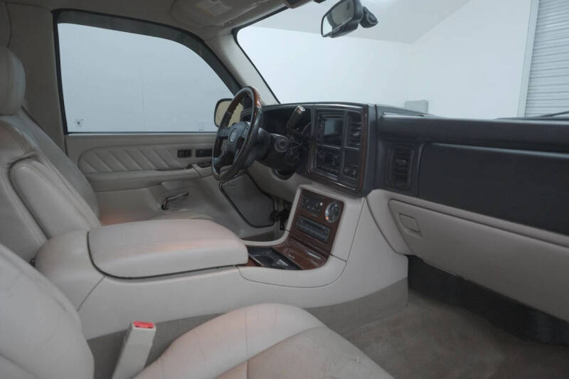 2005 Cadillac Escalade ESV Platinum Edition