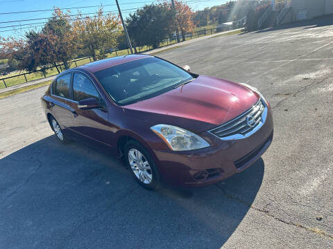 2010 Nissan Altima for sale at TRAVIS AUTOMOTIVE in Corryton TN