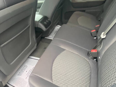 2011 Chevrolet Traverse LS