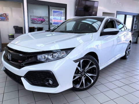 2018 Honda Civic for sale at SAINT CHARLES MOTORCARS in Saint Charles IL