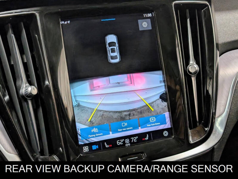 2023 Volvo S60 Recharge T8 Core Dark Theme