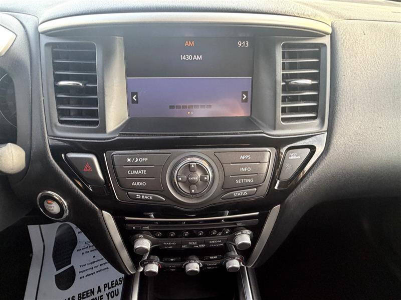 2017 Nissan Pathfinder SV