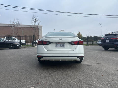 2025 Nissan Altima 2.5 SV