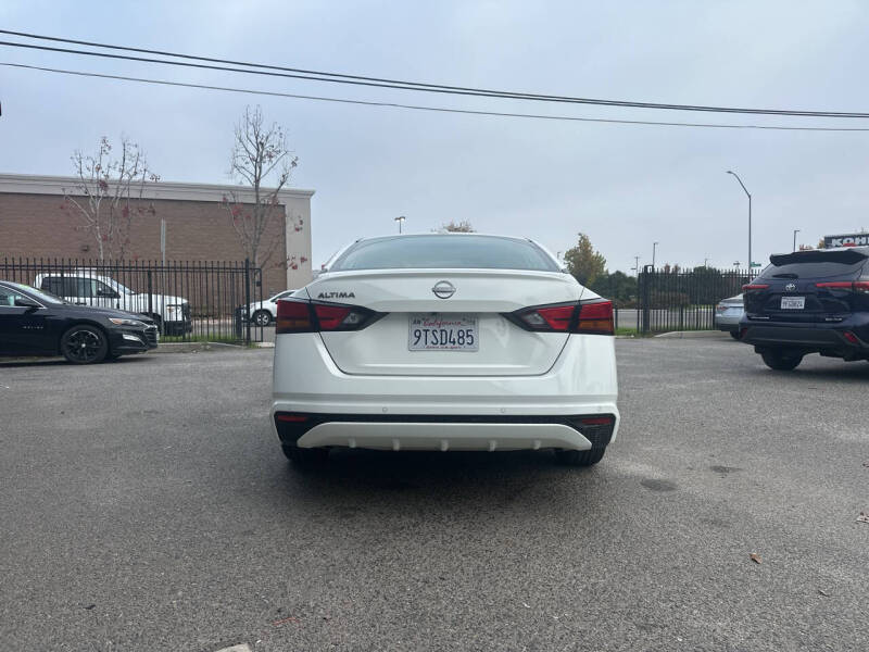 2025 Nissan Altima 2.5 SV