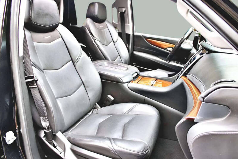 2020 Cadillac Escalade Luxury