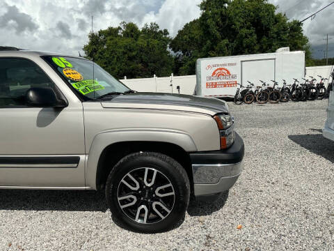 2005 Chevrolet Avalanche 1500 LS