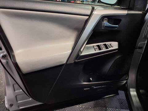 2017 Toyota RAV4 Hybrid XLE