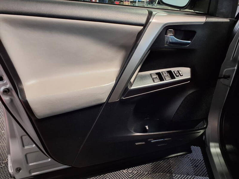 2017 Toyota RAV4 Hybrid XLE