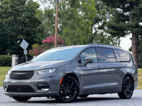 2022 Chrysler Pacifica for sale at Sebar Inc. in Greensboro NC