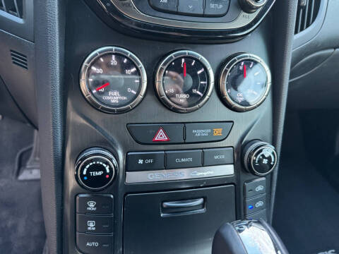 2013 Hyundai Genesis Coupe 2.0T Premium