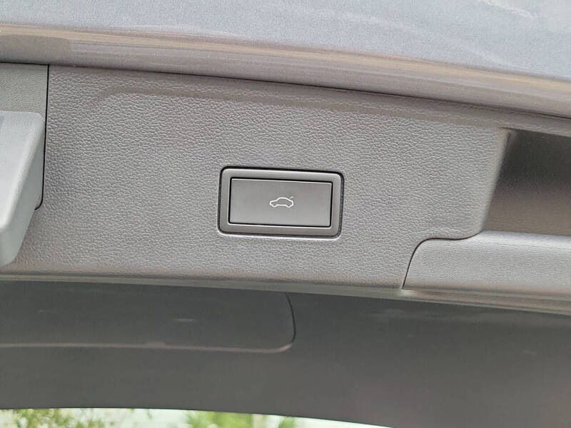 2024 Volkswagen Atlas Cross Sport SE