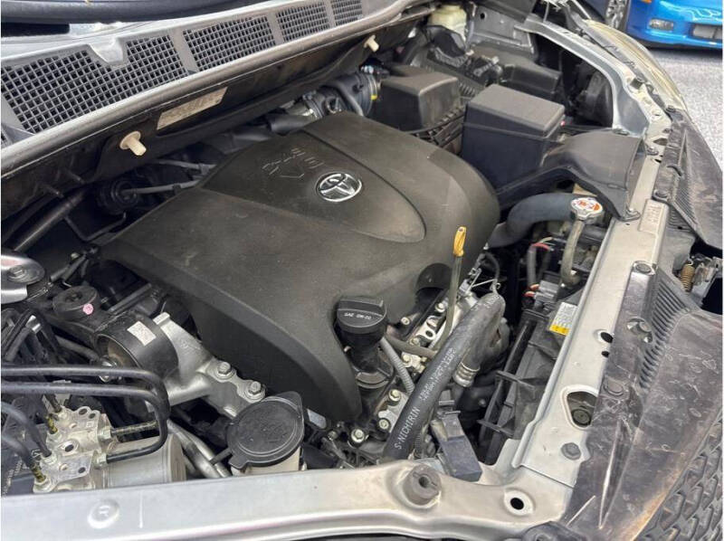 2017 Toyota Sienna SE Premium 8-Passenger