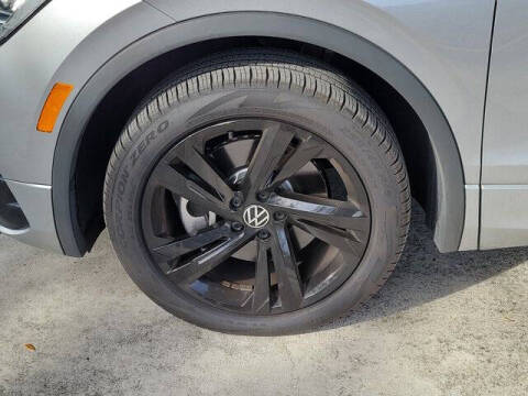 2023 Volkswagen Tiguan SE R-Line Black