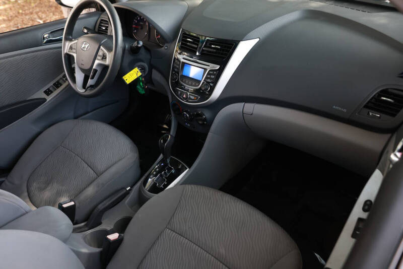 2013 Hyundai Accent GLS