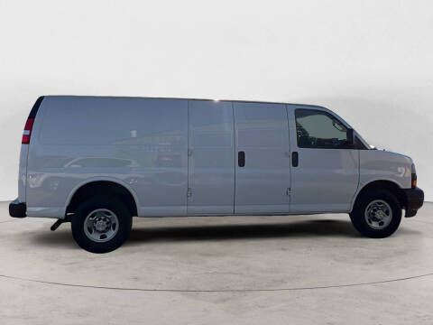 2022 Chevrolet Express 2500
