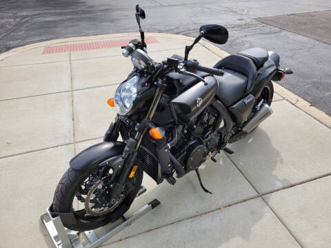 2020 Yamaha VMAX Matte Raven Black