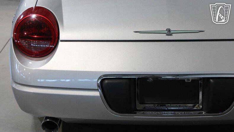 2004 Ford Thunderbird Deluxe