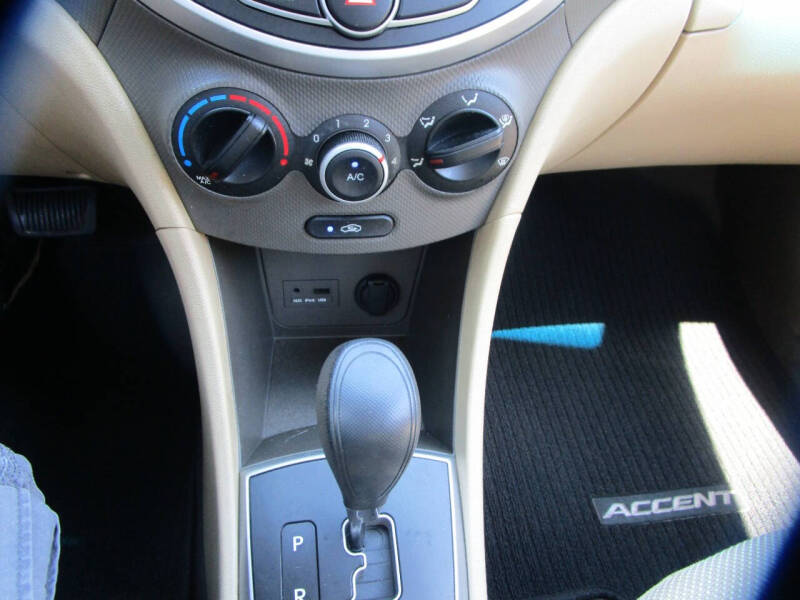 2013 Hyundai Accent GLS