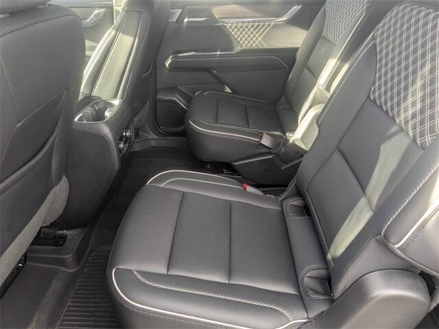 2024 GMC Acadia Denali